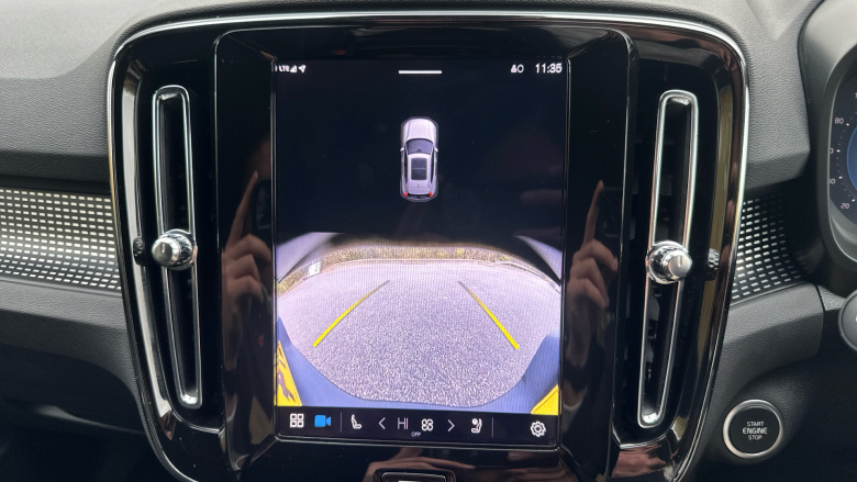 Volvo XC40 2.0 B4P Plus Dark 5dr Auto Petrol Estate